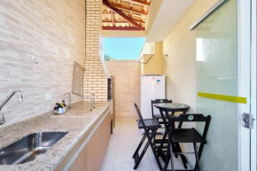 Apartamento bem equipado com ar condicionado e churrasqueira a 100 metros da praia - 02 dormitórios - Edifício Água Viva